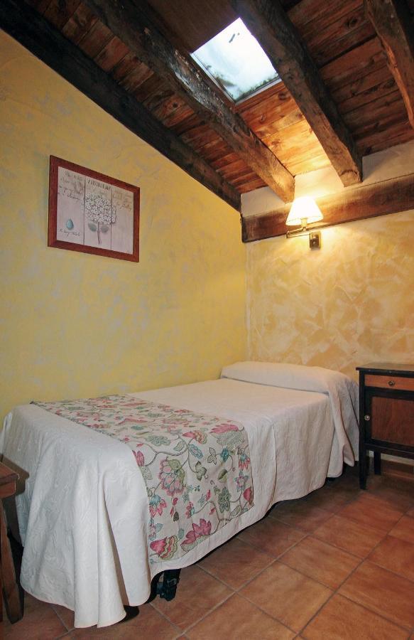 Hotel Rural Los Abuelos Montemayor de Pililla Exterior foto